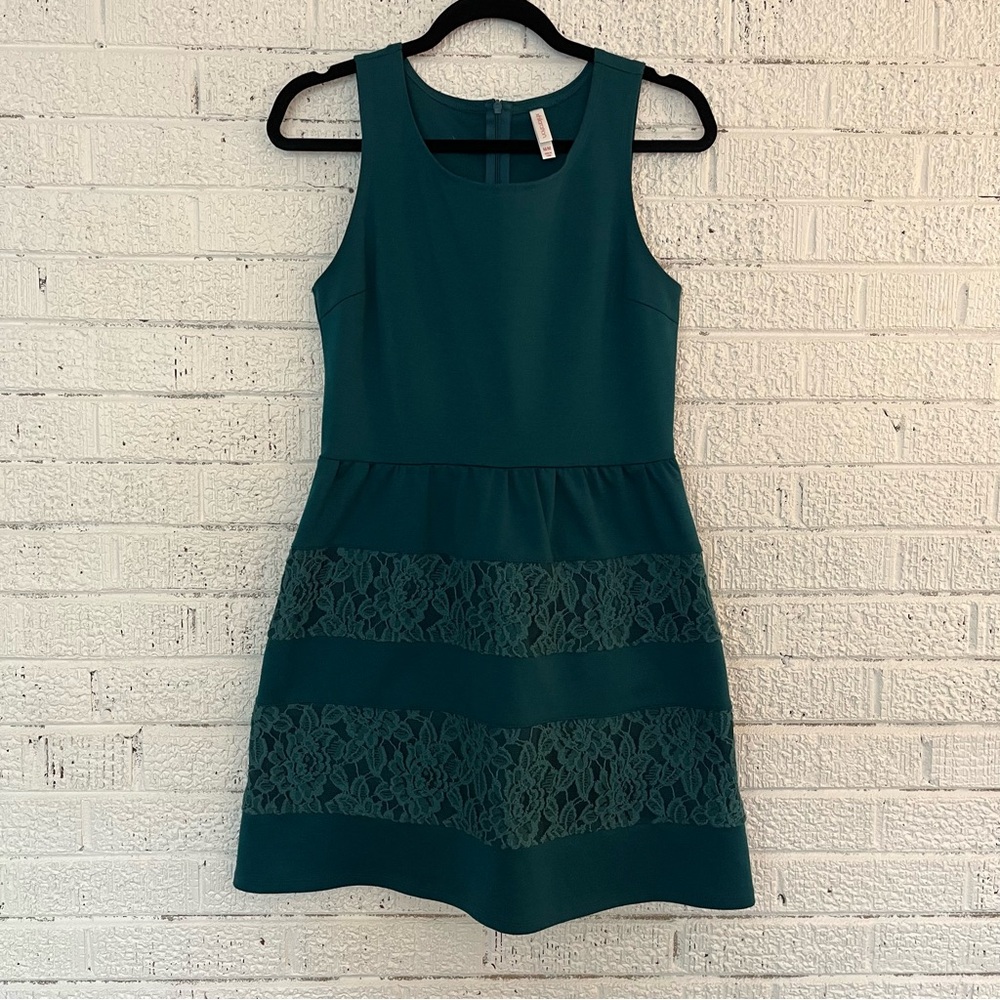EUC Xhilaration dress, emerald green, size medium